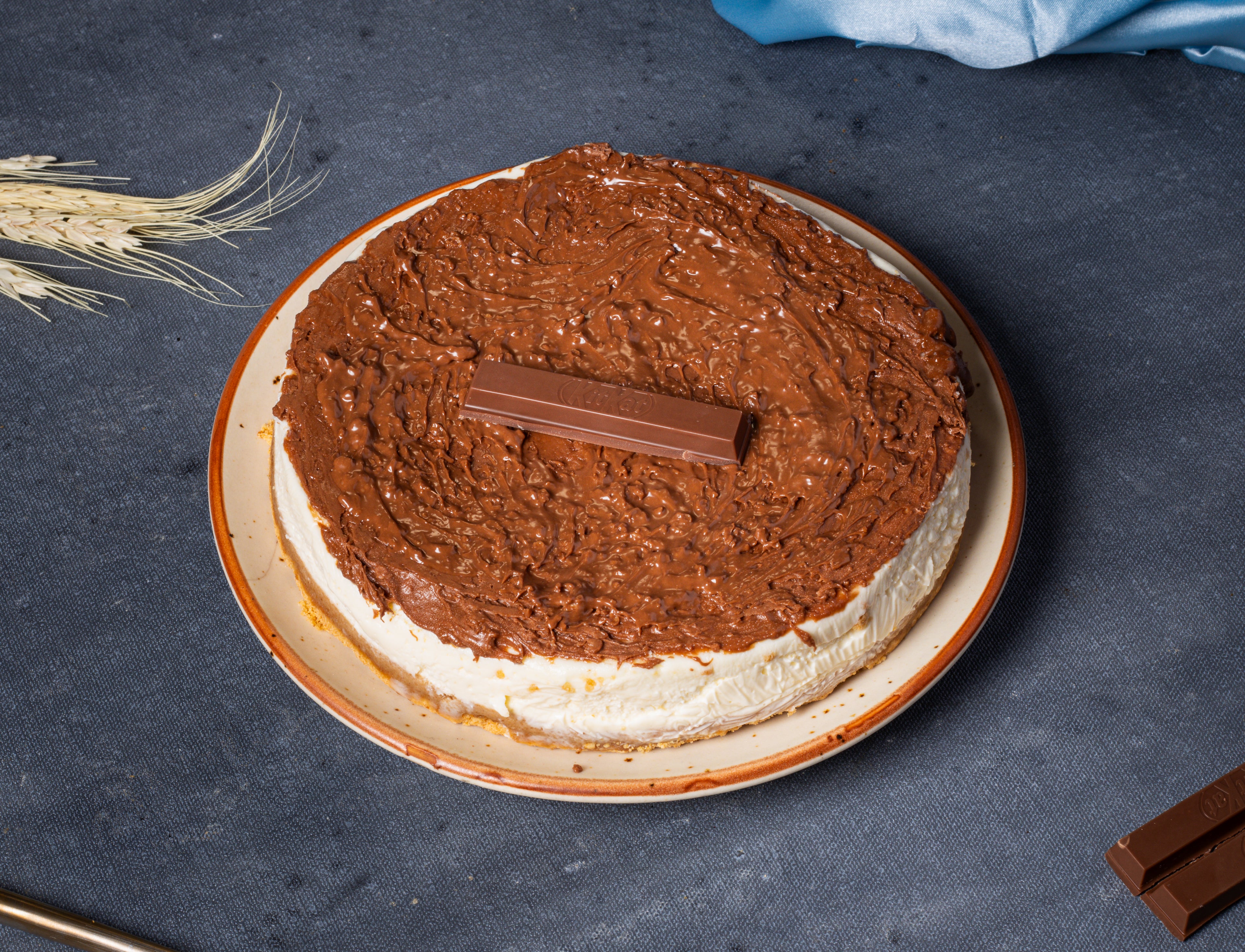 Kitkat Baked Cheesecake